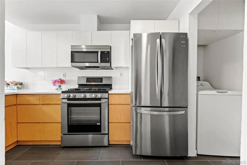 242-37 Oak Park Drive Douglaston NY 11362