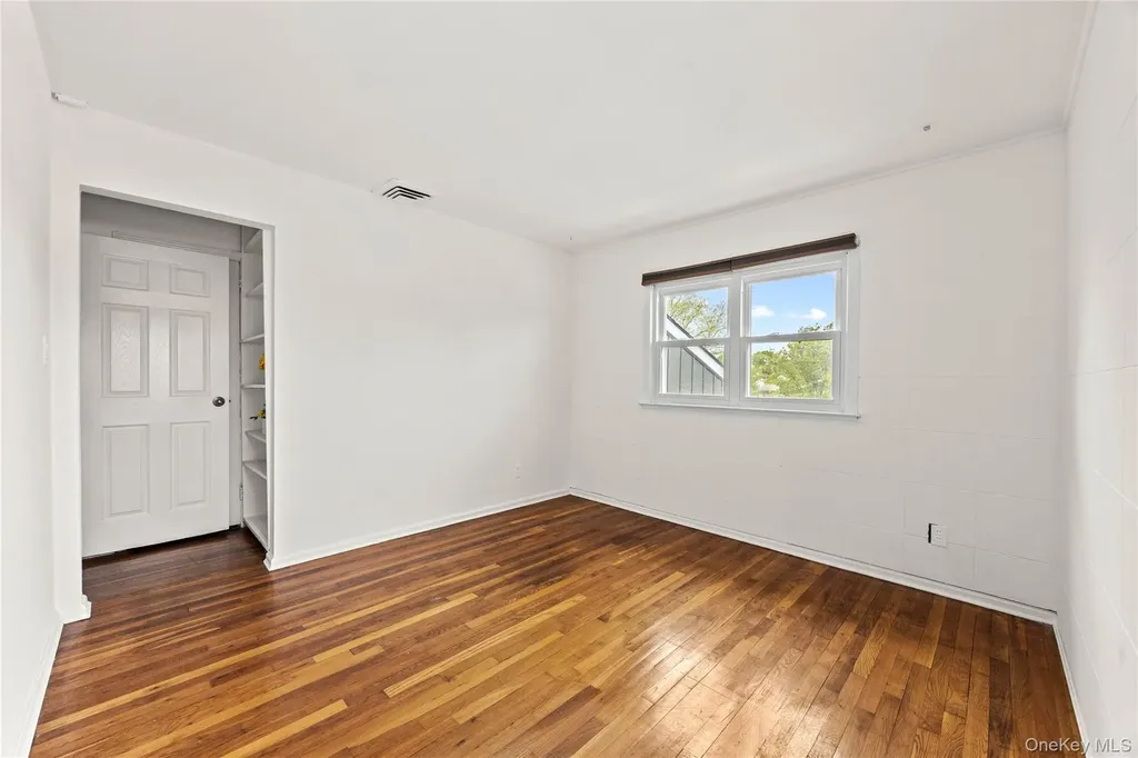 44 Bruce Lane Westbury NY 11590