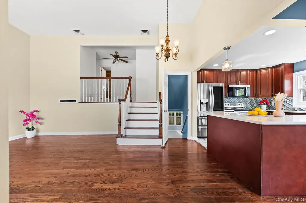 44 Bruce Lane Westbury NY 11590