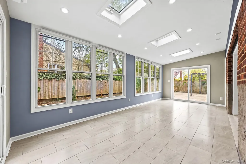 44 Bruce Lane Westbury NY 11590