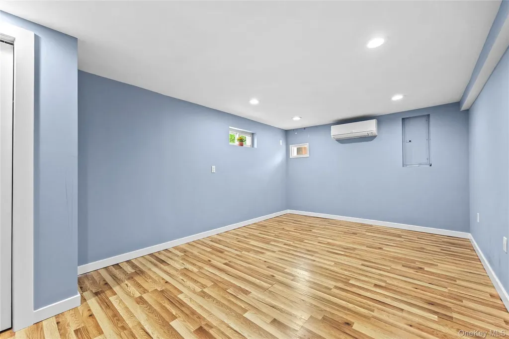 44 Bruce Lane Westbury NY 11590