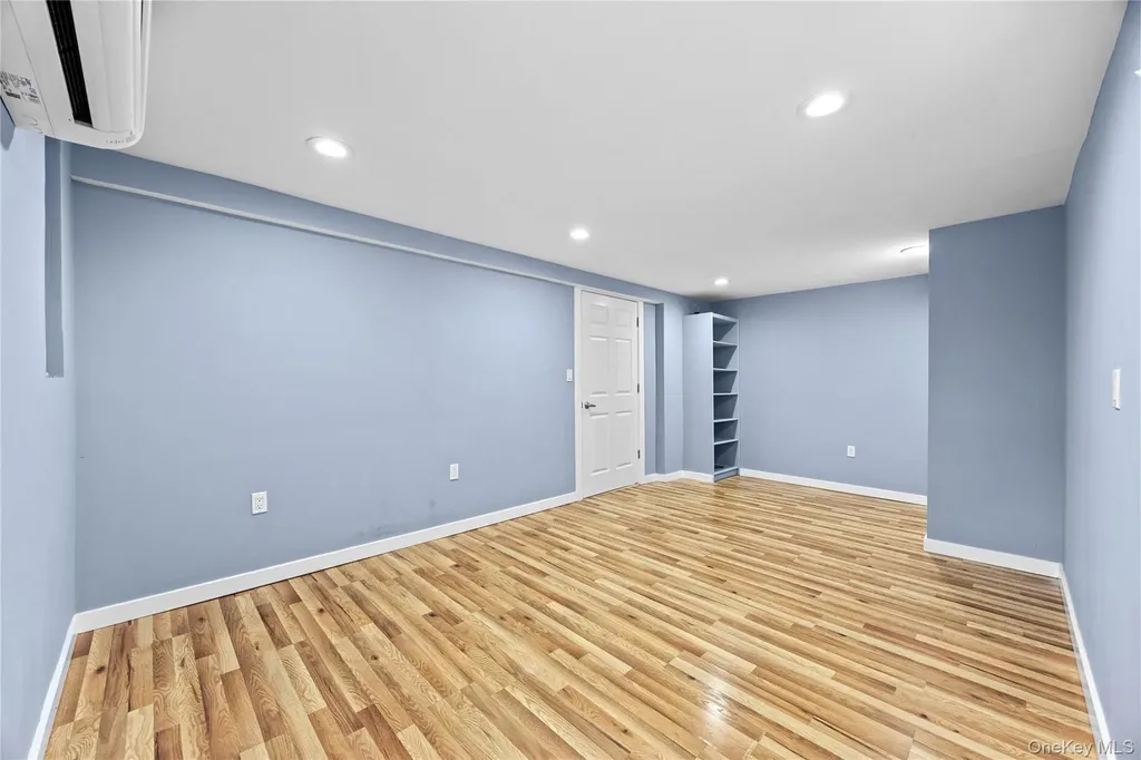 44 Bruce Lane Westbury NY 11590