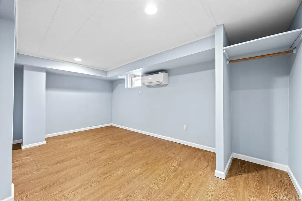 44 Bruce Lane Westbury NY 11590