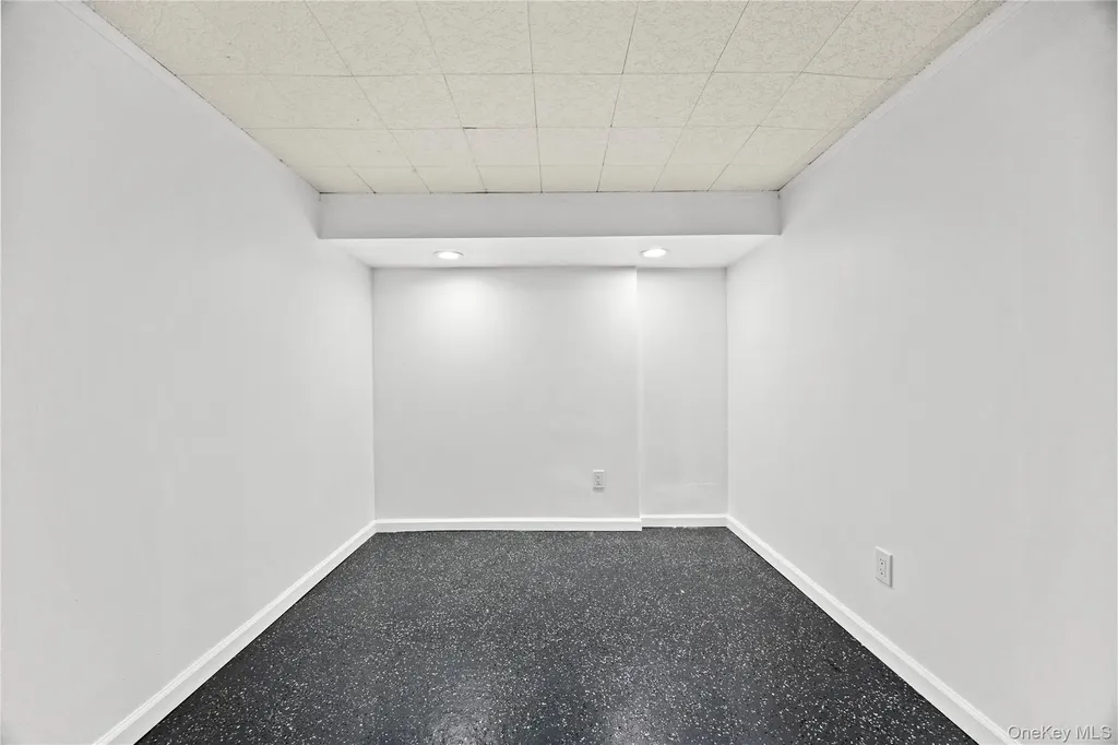 44 Bruce Lane Westbury NY 11590