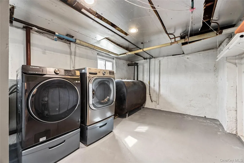 44 Bruce Lane Westbury NY 11590