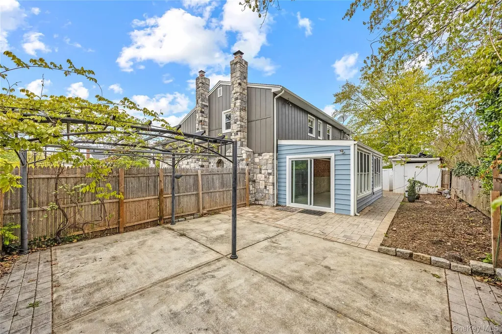 44 Bruce Lane Westbury NY 11590