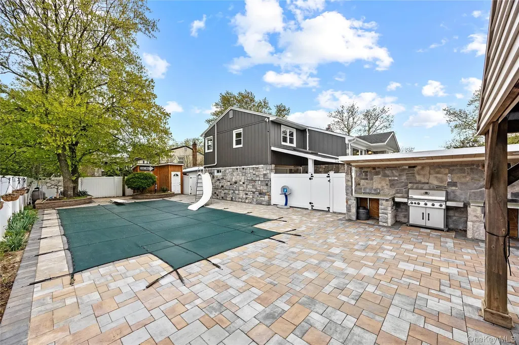 44 Bruce Lane Westbury NY 11590