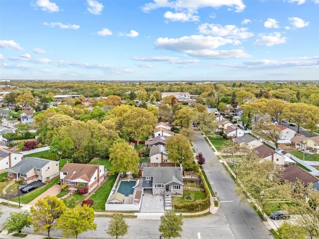 44 Bruce Lane Westbury NY 11590