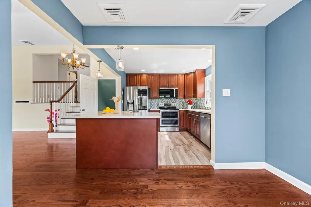 44 Bruce Lane Westbury NY 11590