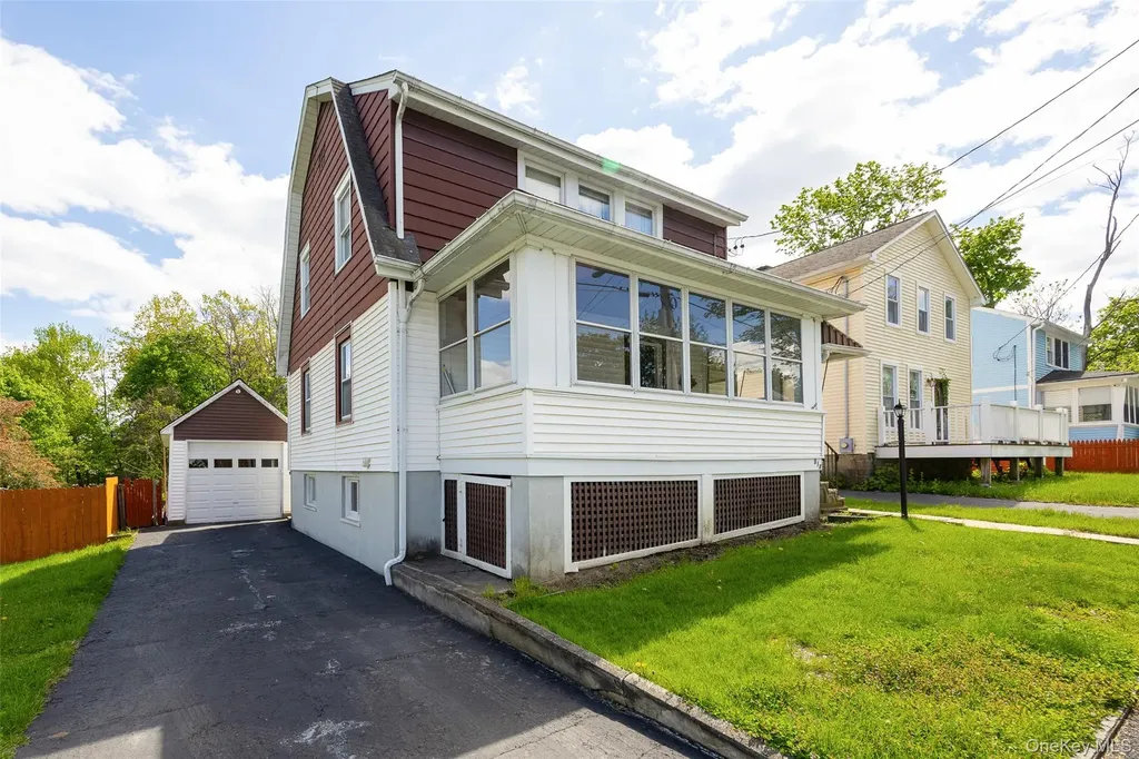 6 Irving Avenue Poughkeepsie NY 12601