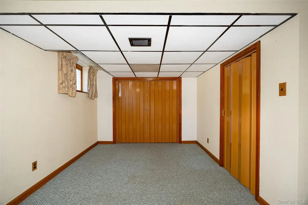 6 Irving Avenue Poughkeepsie NY 12601