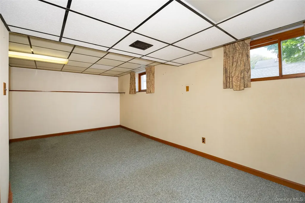 6 Irving Avenue Poughkeepsie NY 12601