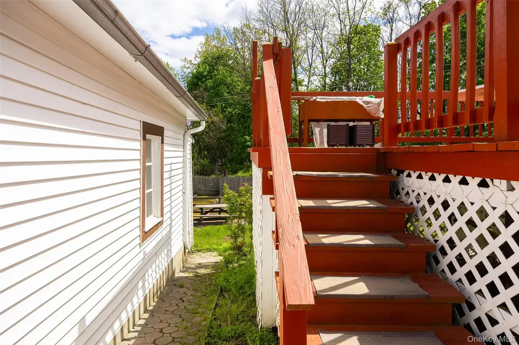 6 Irving Avenue Poughkeepsie NY 12601