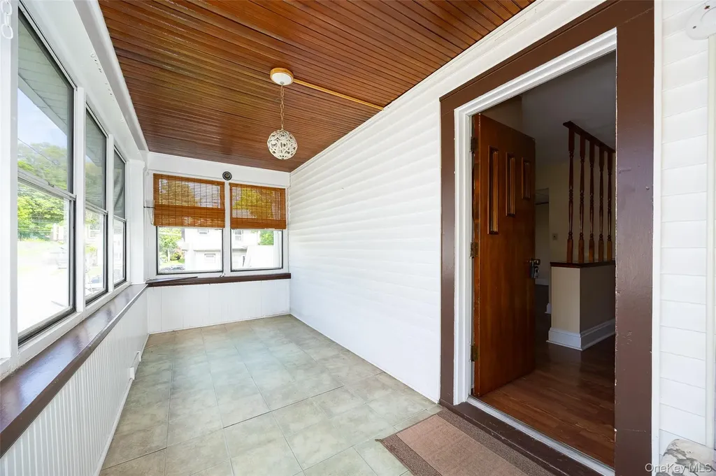 6 Irving Avenue Poughkeepsie NY 12601
