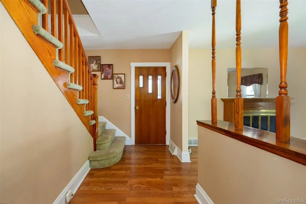 6 Irving Avenue Poughkeepsie NY 12601