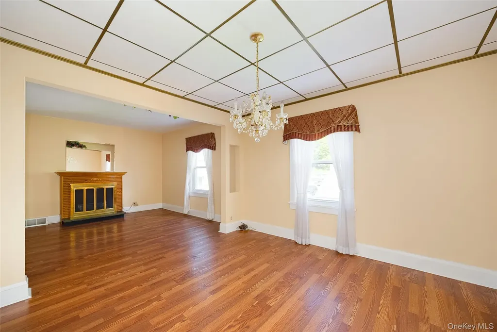 6 Irving Avenue Poughkeepsie NY 12601