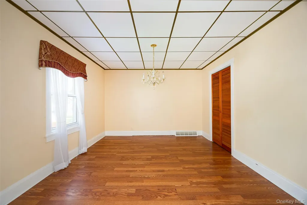 6 Irving Avenue Poughkeepsie NY 12601