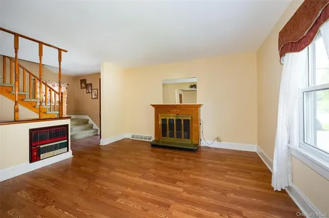 6 Irving Avenue Poughkeepsie NY 12601