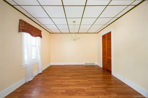 6 Irving Avenue Poughkeepsie NY 12601