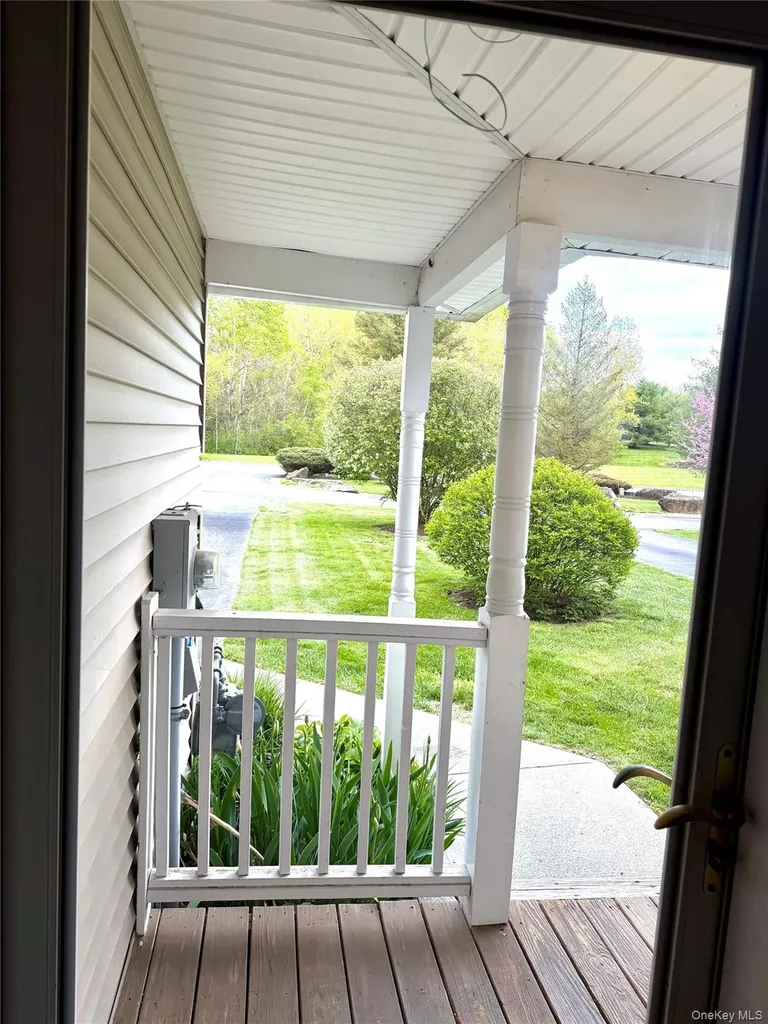 195 Pinebrook Drive Hyde Park NY 12538