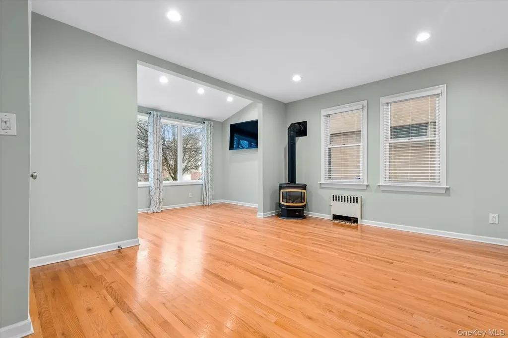 8921 Aubrey Avenue Glendale NY 11385