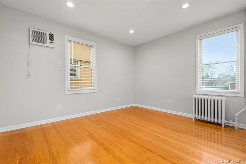 8921 Aubrey Avenue Glendale NY 11385