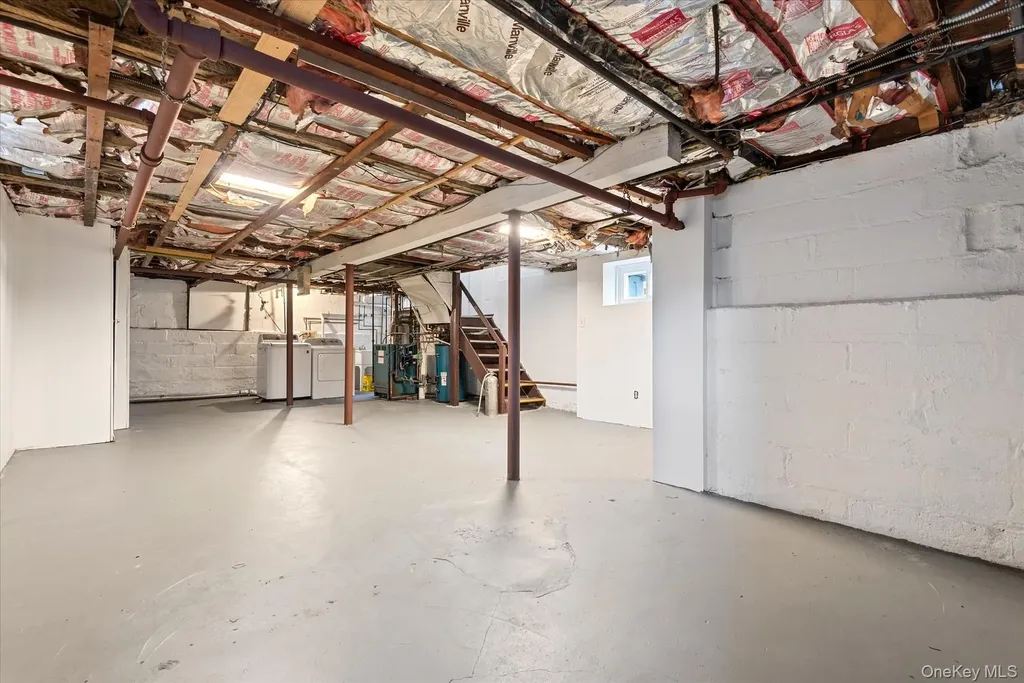 8921 Aubrey Avenue Glendale NY 11385