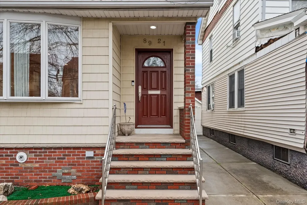 8921 Aubrey Avenue Glendale NY 11385