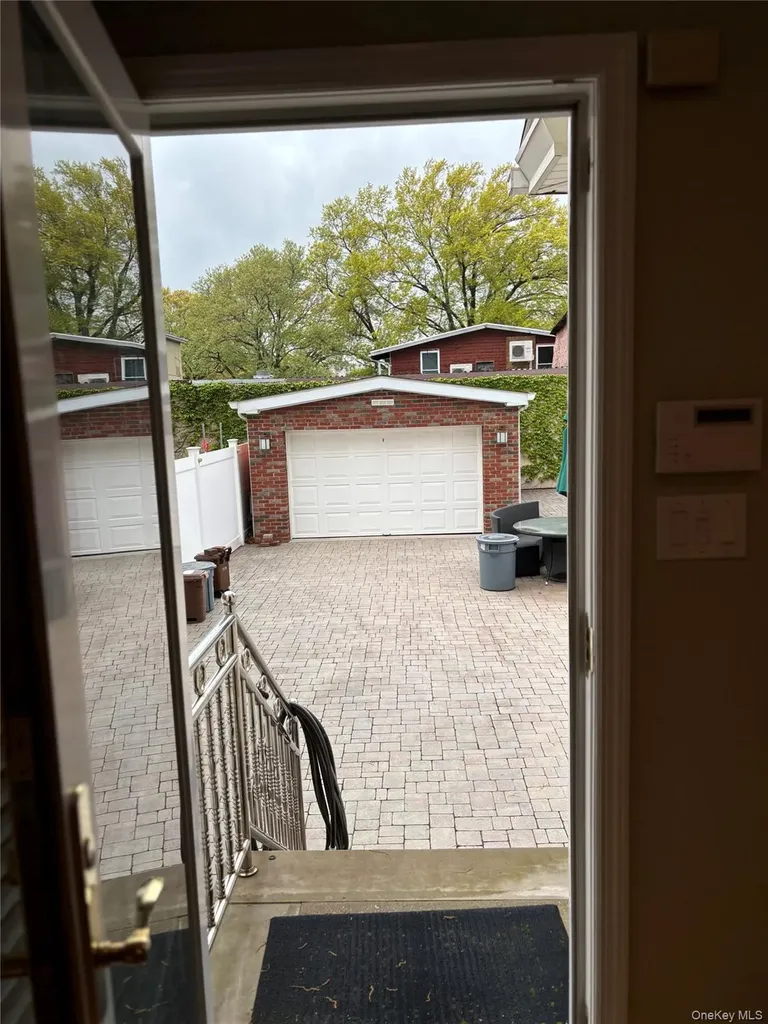 8921 Aubrey Avenue Glendale NY 11385