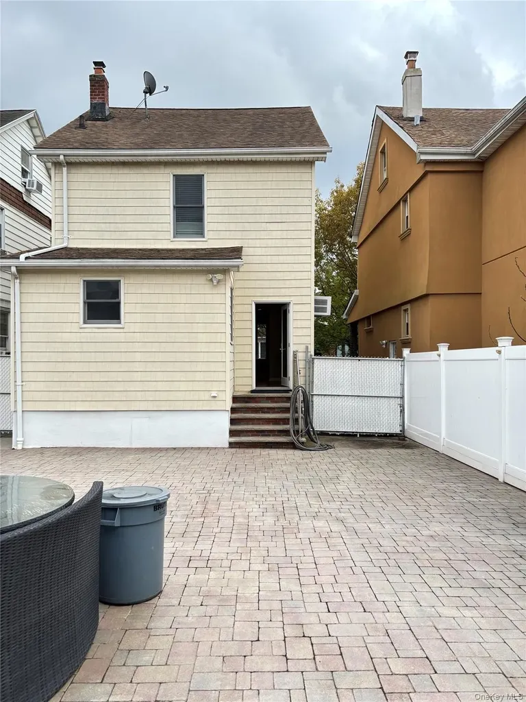 8921 Aubrey Avenue Glendale NY 11385