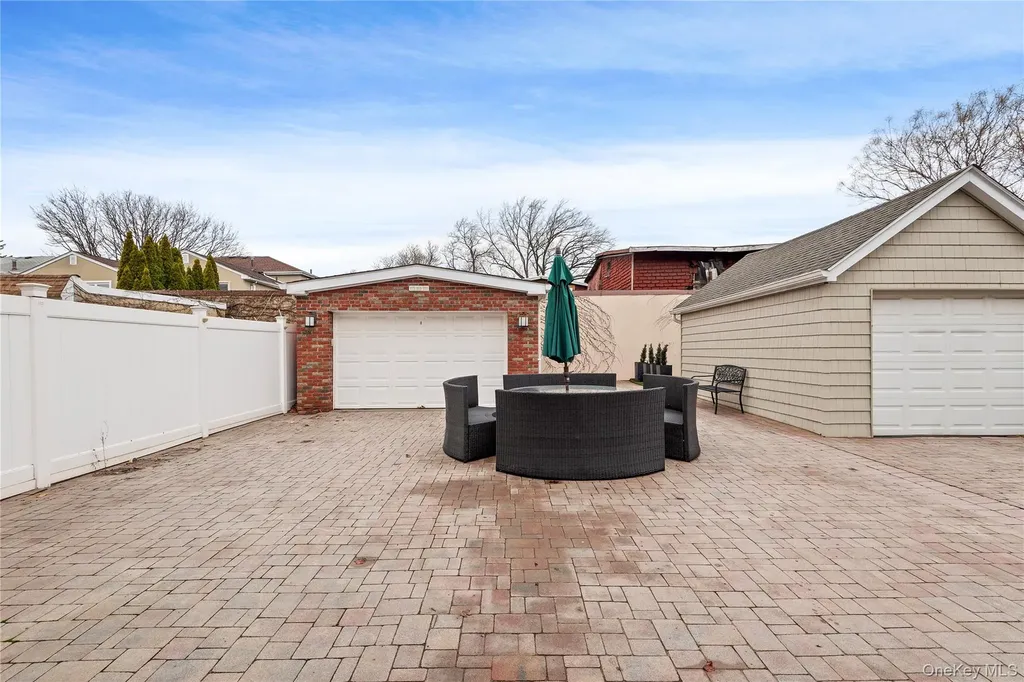 8921 Aubrey Avenue Glendale NY 11385