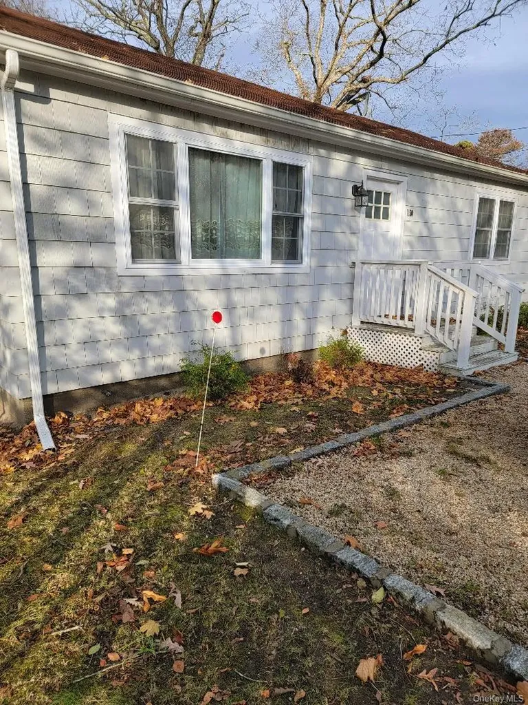 150 Ponquogue Avenue Hampton Bays NY 11946