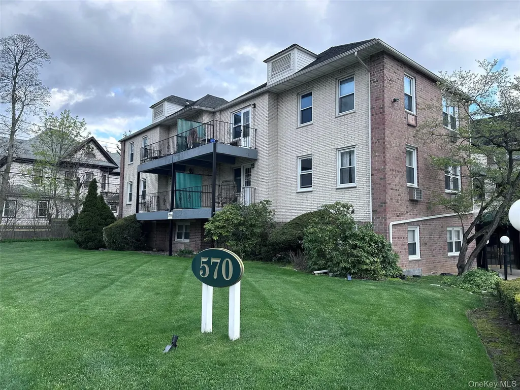570 Broadway Lynbrook NY 11563