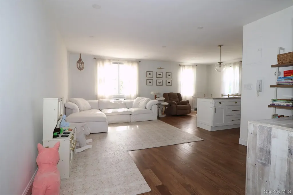 570 Broadway Lynbrook NY 11563