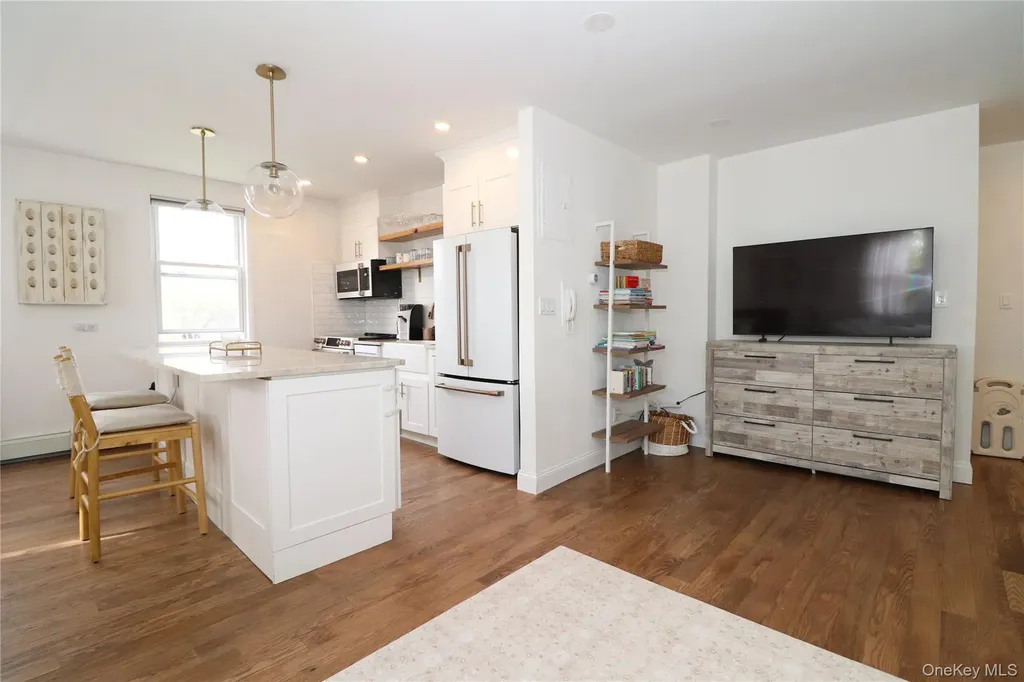 570 Broadway Lynbrook NY 11563