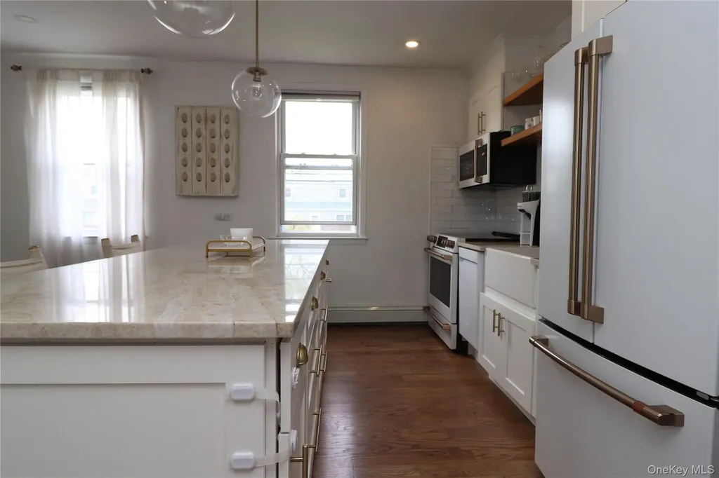 570 Broadway Lynbrook NY 11563