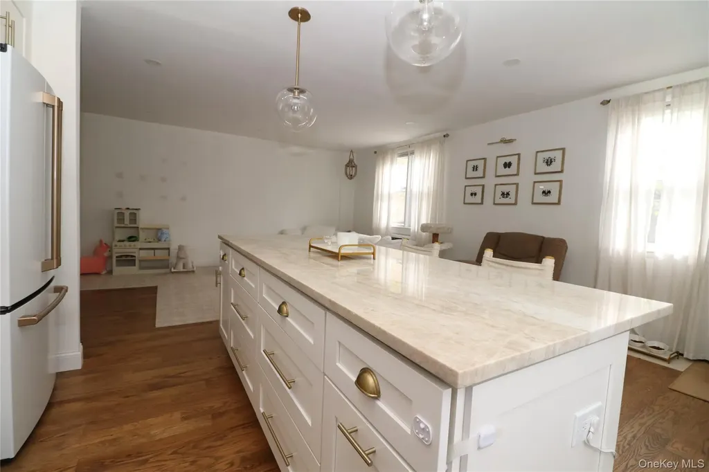 570 Broadway Lynbrook NY 11563