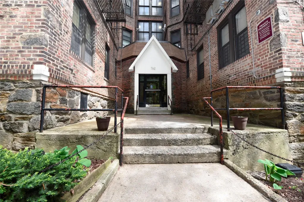 762 Brady Avenue Bronx NY 10462
