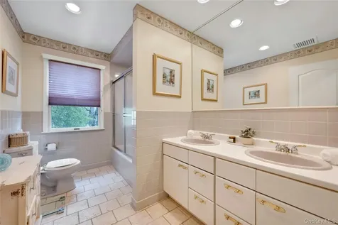 25 Bellain Avenue Harrison NY 10528