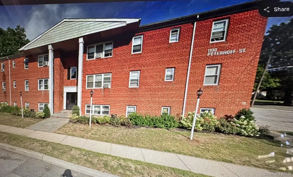 1100 Peterhoff Street Valley Stream NY 11580