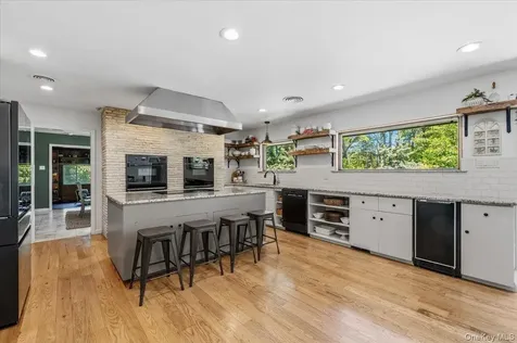 55 Rolling Hill Lane Old Westbury NY 11568