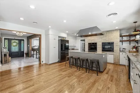 55 Rolling Hill Lane Old Westbury NY 11568