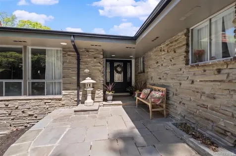 55 Rolling Hill Lane Old Westbury NY 11568