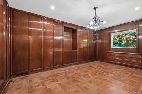 55 Rolling Hill Lane Old Westbury NY 11568