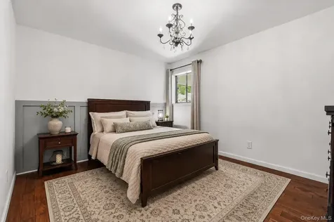 55 Rolling Hill Lane Old Westbury NY 11568