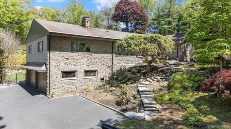 55 Rolling Hill Lane Old Westbury NY 11568