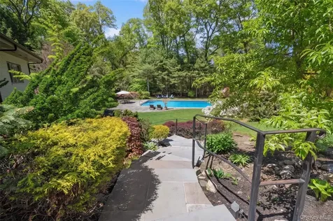 55 Rolling Hill Lane Old Westbury NY 11568