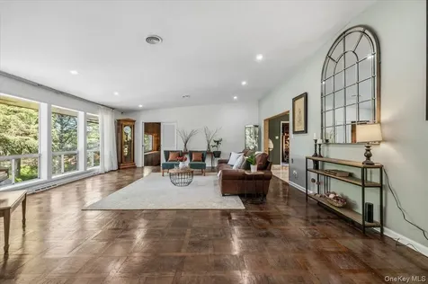 55 Rolling Hill Lane Old Westbury NY 11568