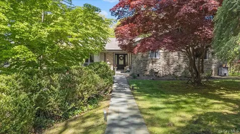 55 Rolling Hill Lane Old Westbury NY 11568