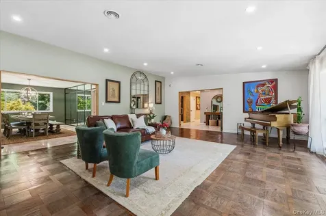 55 Rolling Hill Lane Old Westbury NY 11568